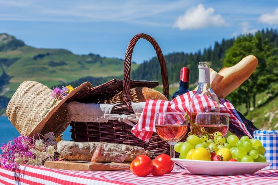 Top-10-Spots-to-Visit-on-International-Picnic-Day-2025-in-the-UK Top 10 Spots to Visit on International Picnic Day 2025 in the UK